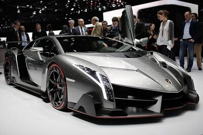 Lamborghini unveils $3.9 million Veneno, all 3 sold