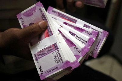 Rupee Rises 25 Paise to Hit 3-week High Against US Dollar