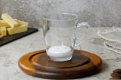 How to Make Deluxe Hot Chocolate