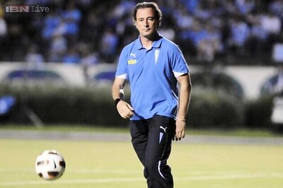 Valencia hire Juan Pizzi as new coach