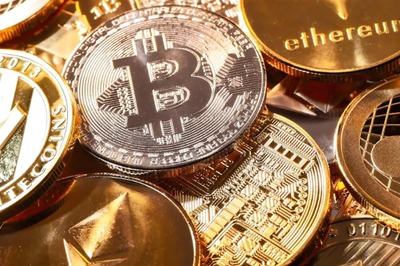 Bitcoin Price Today Drops Near $42,400; Ether, Cardano Fall. Top Cryptocurrency Rates