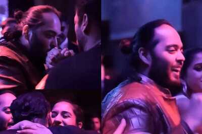Anant Ambani Kisses Salman Khan's Hand, Dances His Heart Out With Radhika Merchant in Unseen Video; Watch