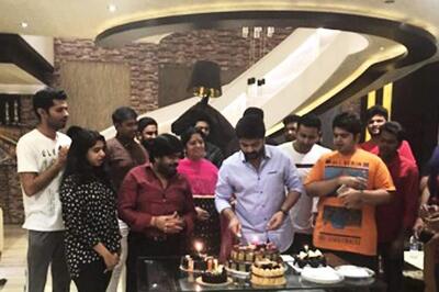 Photo of the day: STR celebrates 33rd birthday with close friends, fans