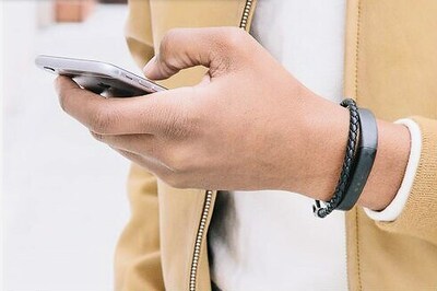 Jawbone fitness trackers now also monitor your sleep, heart rate