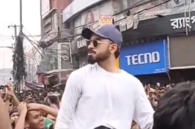 'Is That Virat Kohli?' Cricketer's Lookalike Leads Celebrations After Sheikh Hasina's Ouster In Bangladesh