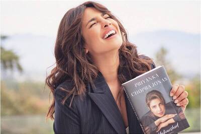Priyanka Chopra Jonas Shares Her Brightest Smile as She Hold Cover of Her Memoir 'Unfinished'