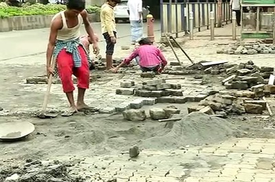 Congress Holds 'Pothole Photo Exhibition' in Mumbai