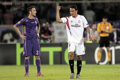 Sevilla swat Fiorentina 5-0 to reach Europa League final