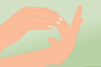 How to Avoid Pain in the Left Hand While Playing the Guitar