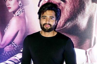Jackky Bhagnani Wins Hearts With Killer Dance Moves in Mitron Song Kamariya