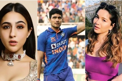 WATCH: Shubman Gill Reacts as Fans Chant 'Sara, Sara' in Front of him During IND vs NZ 1st ODI