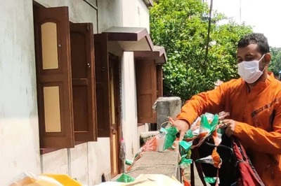 Meet The Flag Man Of Howrah Who Has A Collection Of Over 1 Lakh Indian National Flags