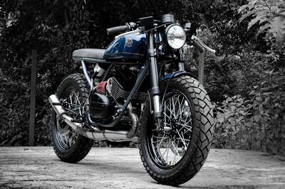 Yamaha RD350 from 1980s Modified as a Modern Cafe Racer, Looks Droolworthy