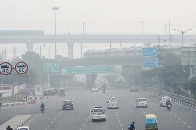Pollution Levels Higher in Delhi This Diwali Compared to Last Year; Farms Fires, Winds Could be Key: CPCB