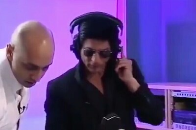 SRK Turns Into a DJ for Radio Show and His First Mix Will Leave You in Splits