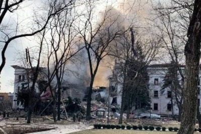 Russian Forces Bomb Mariupol School Where 400 People Had Taken Refuge