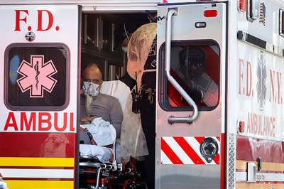 Under-fire UK Govt Rushes to Build Field Hospitals as Virus Death Toll Surges