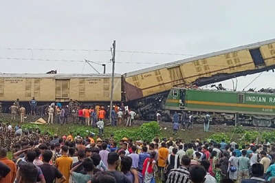 ‘Saddening’: Condolences Pour In As Mamata Banerjee, Ashwini Vaishnaw Rush To Kanchanjunga Express Accident Site