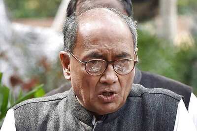 Digvijaya Singh on Sticky Wicket After Calling Pulwama Terror Attack an ‘Accident’
