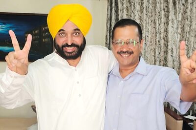 Arvind Kejriwal Poses With Bhagwant Mann, Congratulates People of Punjab for 'Revolution'