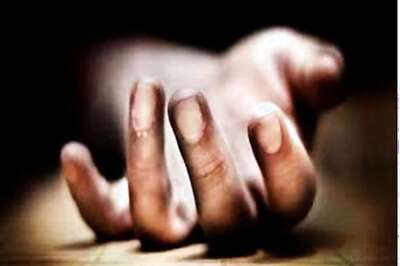 24-Yr-Old on Way to UP Dies, Friend Stays With Him Till End