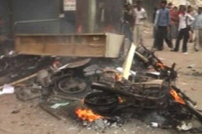 Police beat protesting students in Patna