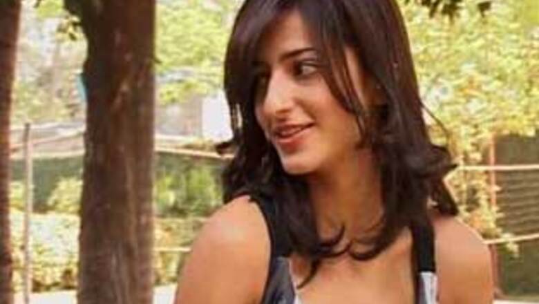 Bollybuzz: Ash learns karate, Shruti gets a new nose