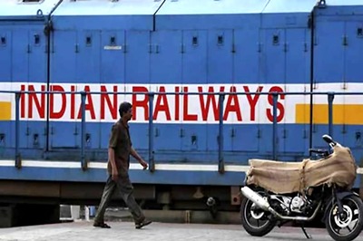 Railway Board Allows Reopening of Catering & Vending Units at Stations; Food Plazas to Open Only for Takeaways