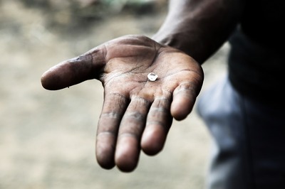 Diamond Hubs on Alert as Offices in Hong Kong Raided by China over Smuggling Charges