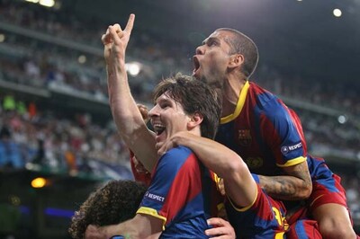 Barca held 1-1 by ten-man Real in 'El Clasico'