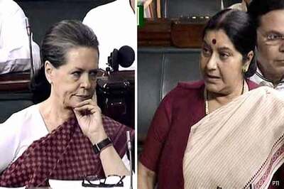 Sonia hugs Sushma, triggers rumours of backchannel talks