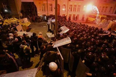 Oil prices dip on hopes of Ukraine crisis easing