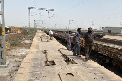 Oxygen Express with 70 Tonnes of Oxygen to Reach Delhi by Monday Night: Railways