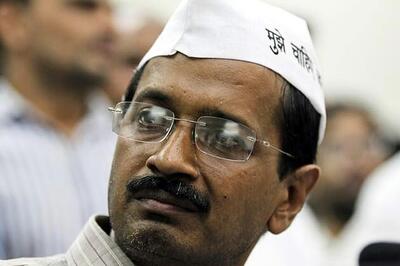Arvind Kejriwal appeals to 'honest officers' to approach him
