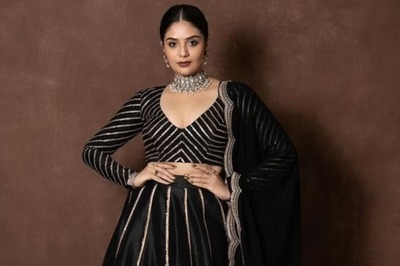 Actress Sreemukhi Slays Traditional Look In Black Lehenga Choli