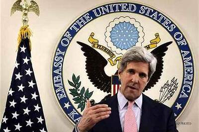 US Secretary of State John Kerry calls up Sushma Swaraj to discuss relief efforts in quake-devastated Nepal