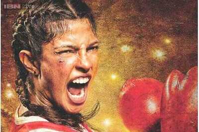 Film fraternity going gaga over Priyanka Chopra's 'Mary Kom' look