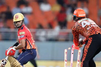 Heinrich Klaasen Stumps Shikhar Dhawan in a Flash Off 140 Kmph Delivery From Bhuvneshwar Kumar | WATCH