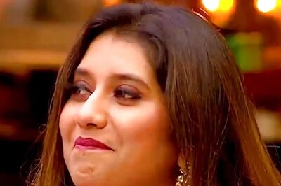 Anchor-Host Priyanka Deshpande Sings For Kamal Haasan on Stage of Super Singer Junior