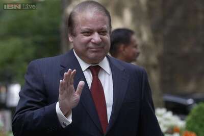 Pakistan PM Nawaz Sharif distances himself from Army as crisis drags on