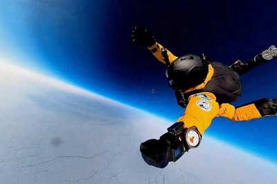 Watch: Three Russians Parachute From Earth’s Stratosphere To North Pole, Set New World Record