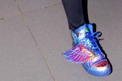 Snapshot: Is Priyanka Chopra wearing Rs 10000 worth Jeremy Scott winged sneakers?
