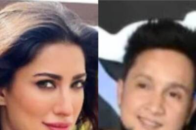 Pakistani Actress Mehwish Hayat Hits Back at Trolls; Indian Idol 12's Pawandeep, Arunita to Star in Musical Series