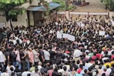 Day After Protests Over Badlapur Sexual Assault, Over 40 Detained After FIR Against 300 People; Local Train Services Resume