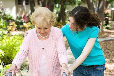 Slow Pace in Old Age May Indicate Heart Diseases