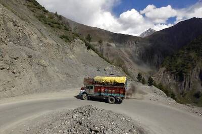 Kashmir: Truckers Go on Strike Against Increase In Attacks on Them