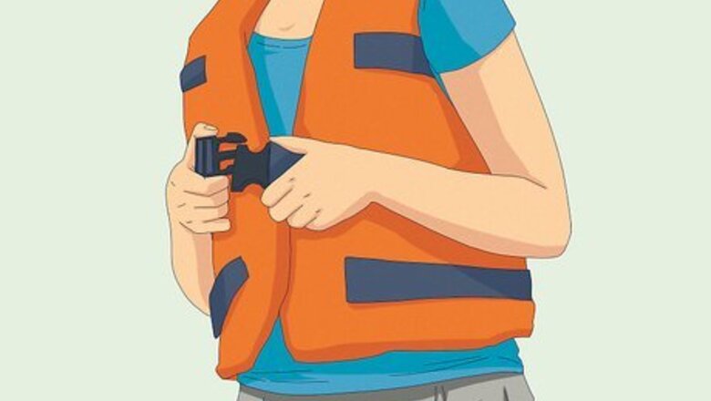 How to Handle Capsizing and Survive a Boating Emergency