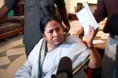 Mamata calls off strike | HC warns