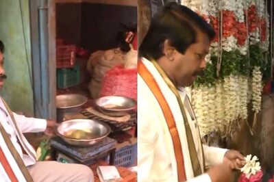 Padma Shree Awardee To Contest Tamil Nadu LS Polls, Seeks Votes By Selling Veggies