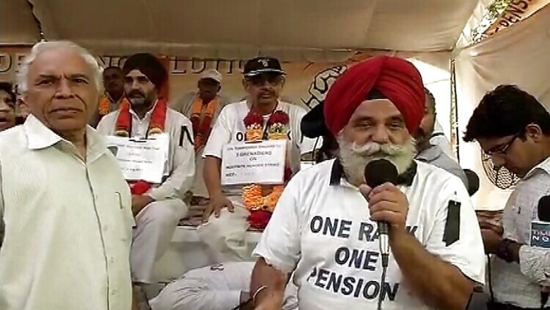 Ex-servicemen intensify One Rank One Pension battle, one more joins his colleagues on fast-unto-death